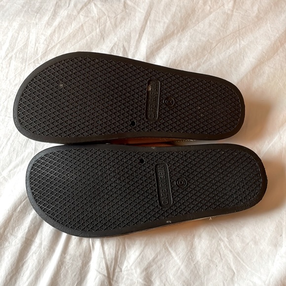 FUN. Cape Robbin Rhinestone Slides. Size 5.5 - Picture 2 of 4